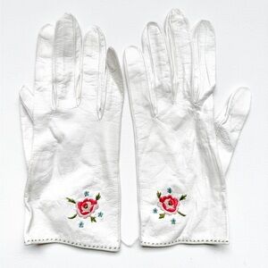 Embroidered White Leather Gloves